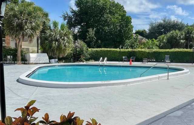 4304 NW 9th photos photos