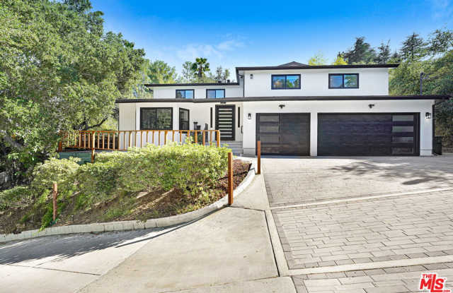 4611 Louise Avenue photos photos