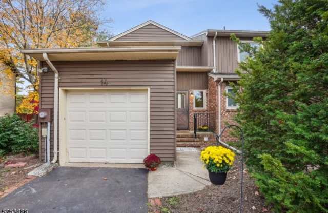 14 Sherwood Ct - 14 Sherwood Court, Hunterdon County, NJ 08822