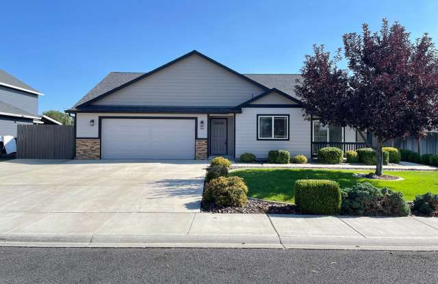 Single Story Home in Quiet Family Friendly Neighborhood Gallery 1