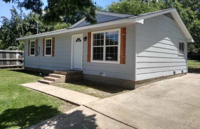 1221 Jones- House **COMING SOON** photos photos