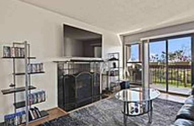 Spacious 2Bd/1Ba Condo in Westminster! Available 8/5! photos photos