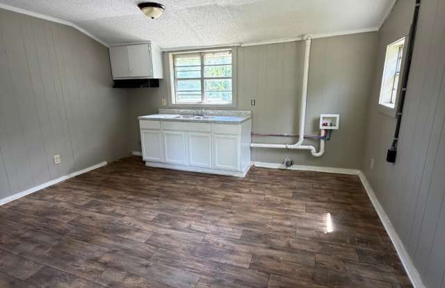 1009 Compress Street - C Gallery 4