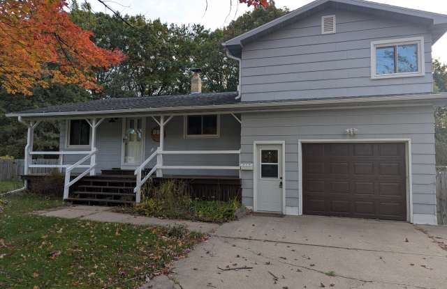 519 Pflieger St Gallery 1