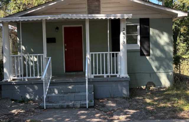 2 bed 1 bath house near Five Points! $975/month - All new appliances! Gallery 1