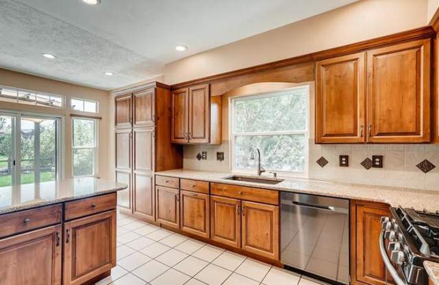 7425 Shoreham Drive Gallery 4