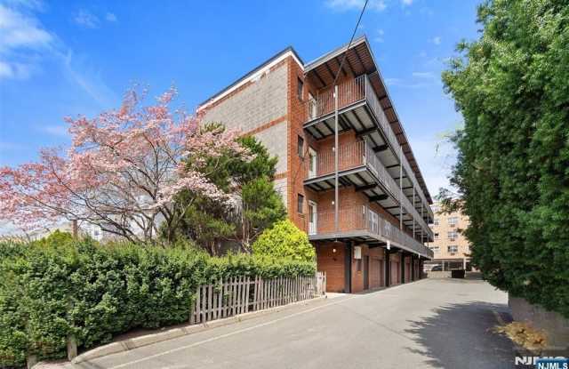 64 Poplar Avenue A7 photos photos