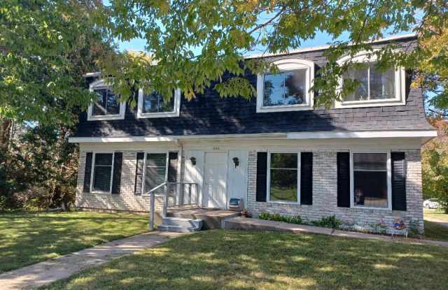 903 Manson Street - 11 photos photos