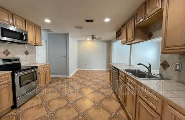12813 Starling Dr Gallery 2