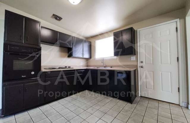 1637 Paradise Lane Gallery 2