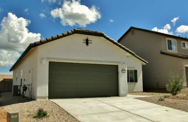 3BR/2BA/2CG, 1423 sq.ft. rental in the Holiday subdivision, Sierra Vista, AZ Gallery 3