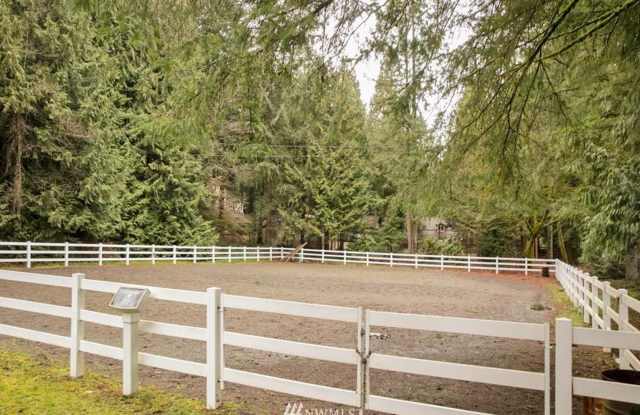 Private Bridle Trails Equestrian Retreat | Updated 4-Bedroom Home & 3-Stall Barn Gallery 4