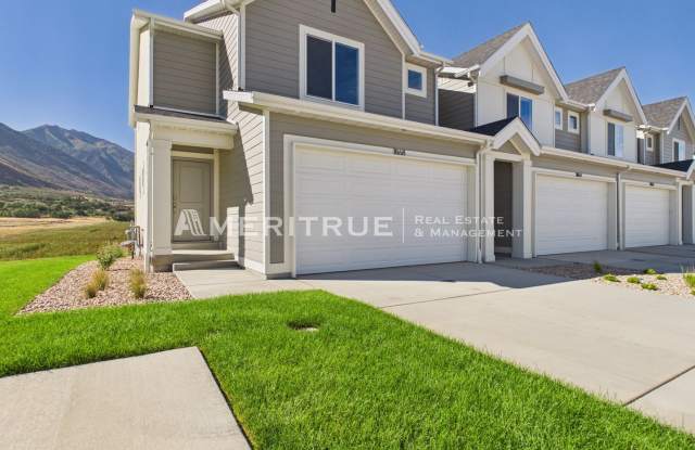 New 4 Bed 3.5 bathroom Townhome Gallery 1