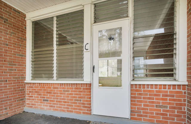 All‑Utilities‑Included 2BR Rental in Williamsburg – Private Screened Porch & Reserved Parking - 108 Cooley Road, James City County, VA 23188