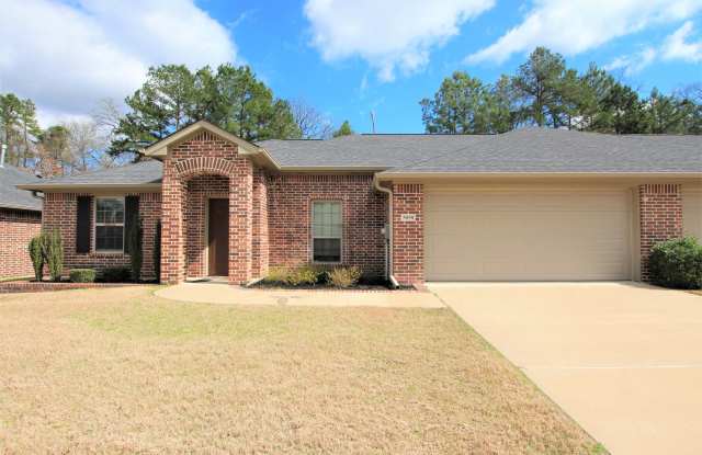 Available Now: 3 Bedroom, 2 Bathroom Town Home in Tyler! photos photos