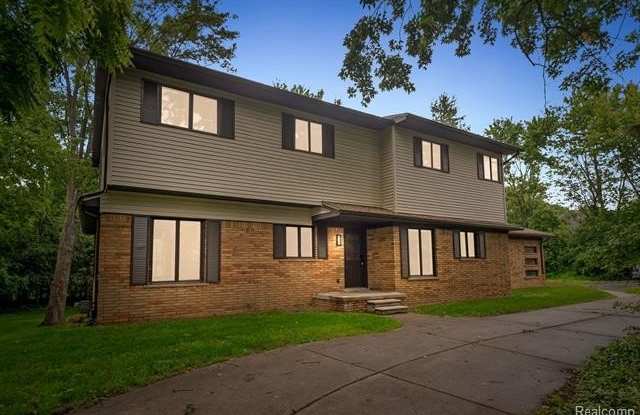 4866 Walnut Lake Road photos photos