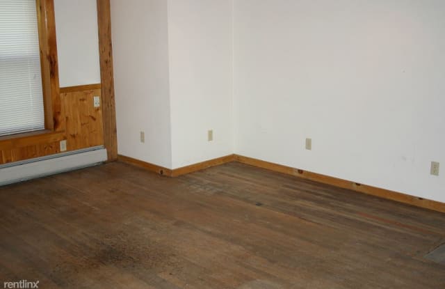 Large Lansing 4 bed-2.5 bath Home with yard. - 39 Ridge Road, Tompkins County, NY 14882