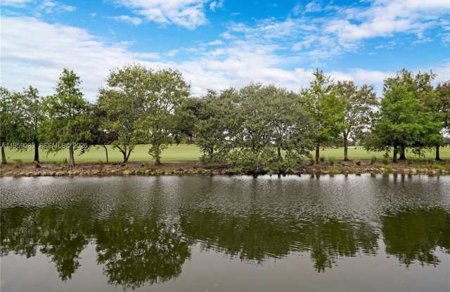 437 Vista Isles Dr photos photos