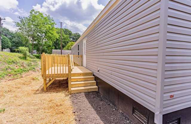 923 W. Lee Road photos photos