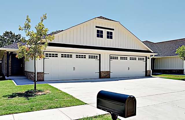 3 Bedroom 2 Bathroom 2 Car Garage Duplex Near Tinker AFB photos photos 3 Bedroom 2 Bathroom 2 Car Garage Duplex Near Tinker AFB photos photos