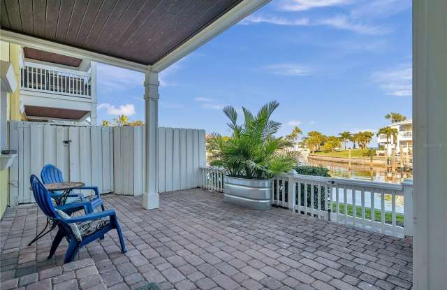 4728 BEACH Drive SE Gallery 1