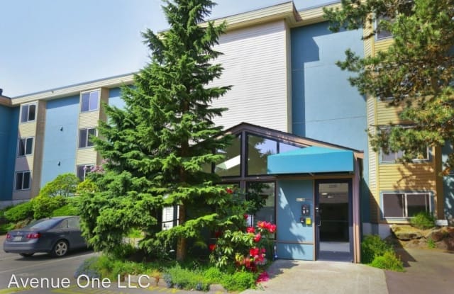2210 NE 92nd #306 - 2210 Northeast 92nd Street, Seattle, WA 98115