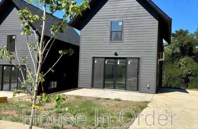 211 Cowan St Gallery 2