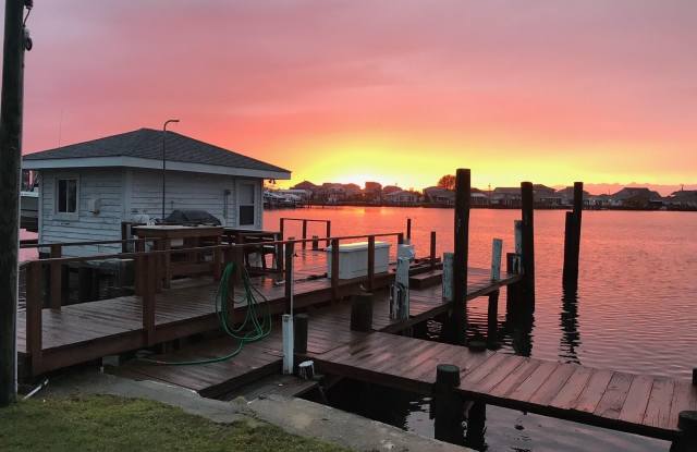 519 Atlantic Beach Causeway - 519 Atlantic Beach Causeway, Atlantic Beach, NC 28512