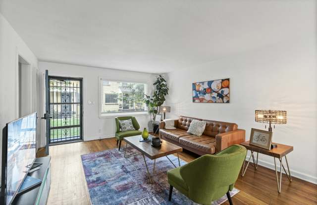 1003 West 38th Street Gallery 4