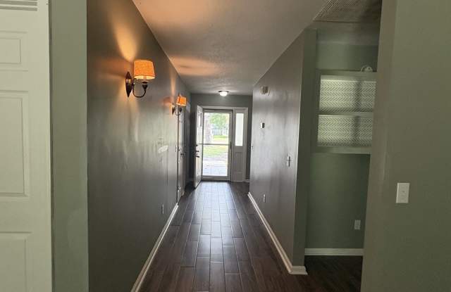 112 Boxwood Court Gallery 3