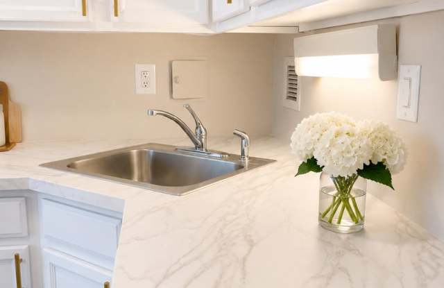 2026 Move-In Special – $500 LEASE SIGNING BONUS!! Spacious Top-Floor 2-Bedroom Condo with Balcony in Bladensburg Gallery 4