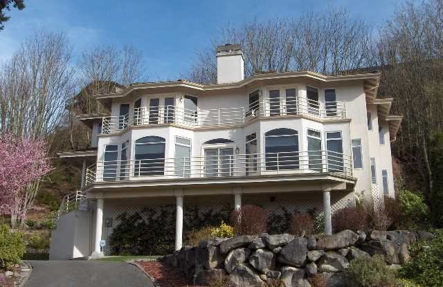 4+ Bedroom with Great Entertaining Wrap Around Decks with VIEW of PUGET SOUND!! photos photos