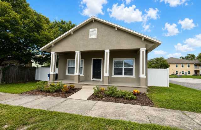 Seminole Heights 4-Bedroom Home with Fenced Yard & Community Amenities photos photos