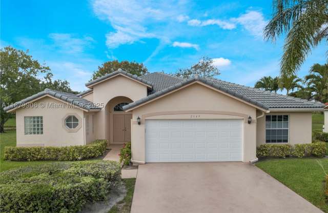 2549 Egret Lake Dr - 2549 Egret Lake Drive, Greenacres, FL 33413