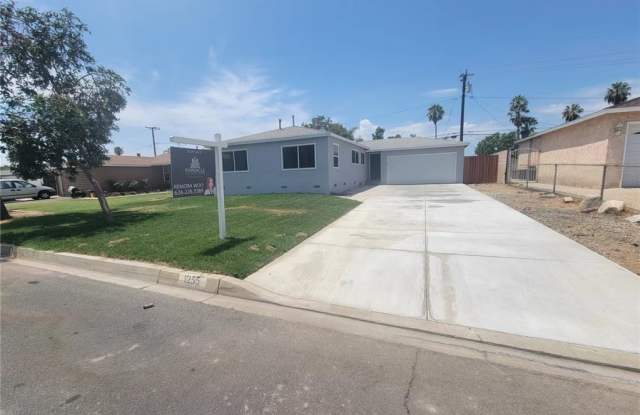 1255 S Valley Center Avenue - 1255 North Valley Center Avenue, Glendora, CA 91740