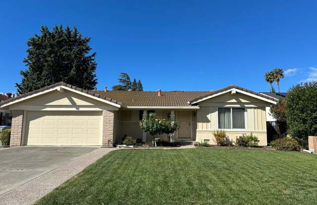 4 Bedroom, bedrooms with hardwood floors - 4373 Vistapark Drive, San Jose, CA 95136