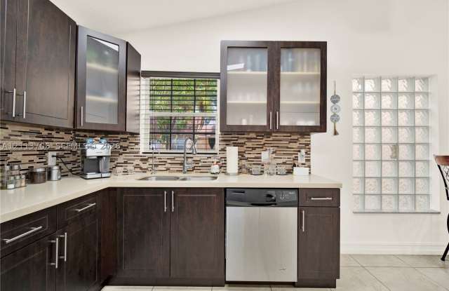 11037 SW 152nd Ct Gallery 2