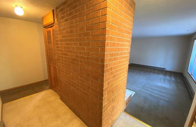1703 College Pl. Gallery 3