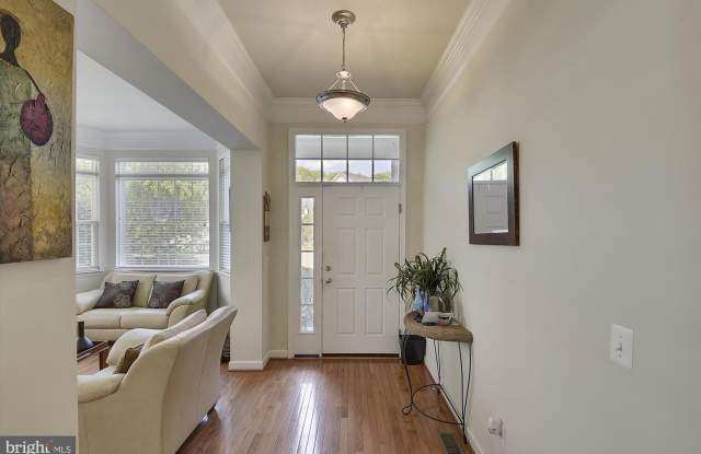6087 PINEY WOODS CT Gallery 2