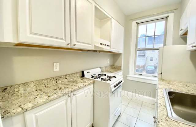 2410 20th St, NW Gallery 4