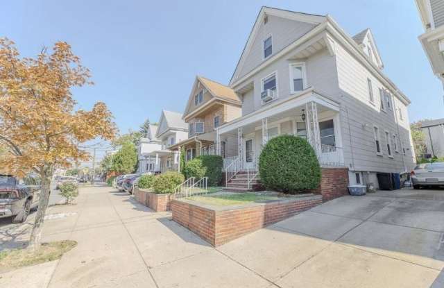 176 AVENUE B Gallery 1