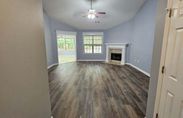 Home in Benton Gallery 3