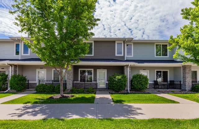 GREAT LOCATION!! 3 Bedroom, 2.5 Bathroom Townhome in Waukee! photos photos