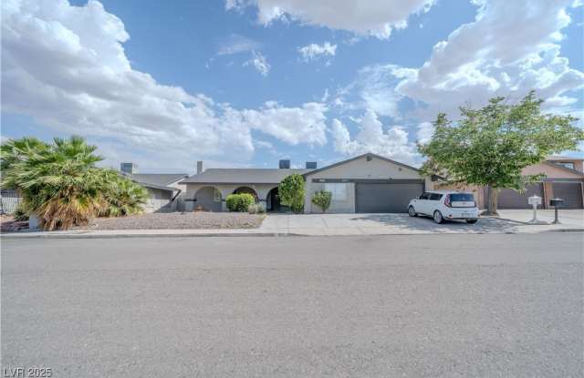 1671 Sandalwood Lane photos photos