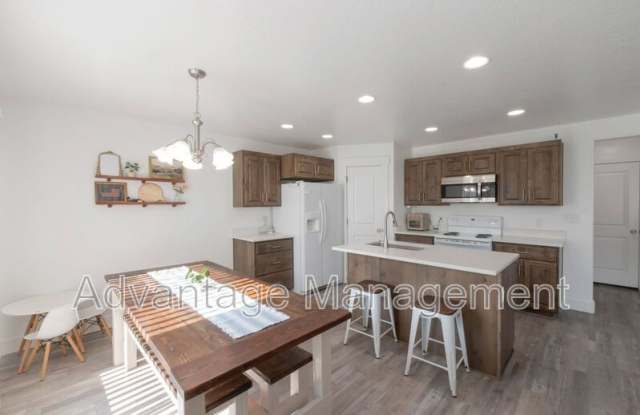 721 S 110 W Gallery 4