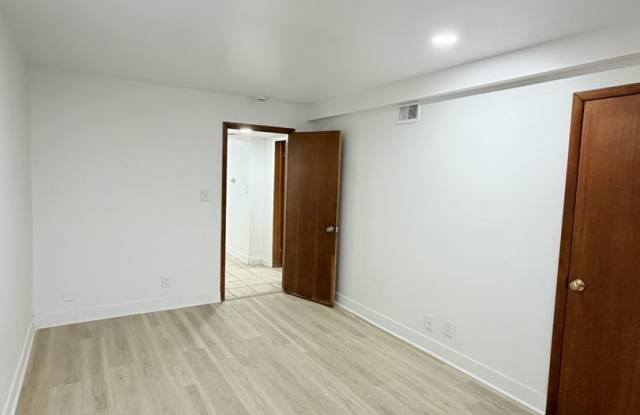 1334 Lakeview (Duplex) Gallery 3