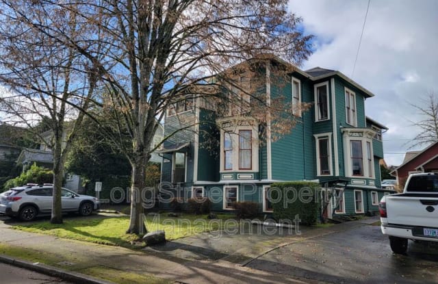 218 NW 21st photos photos