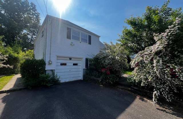 Competitively Priced 3 bedroom Single Family Home photos photos
