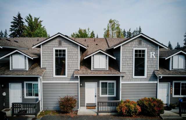 3 Bedroom, 2 Bathroom Townhome in Arlington - 18222 Smokey Point Boulevard, Arlington, WA 98223