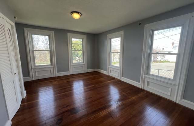 795 North Underwood St photos photos